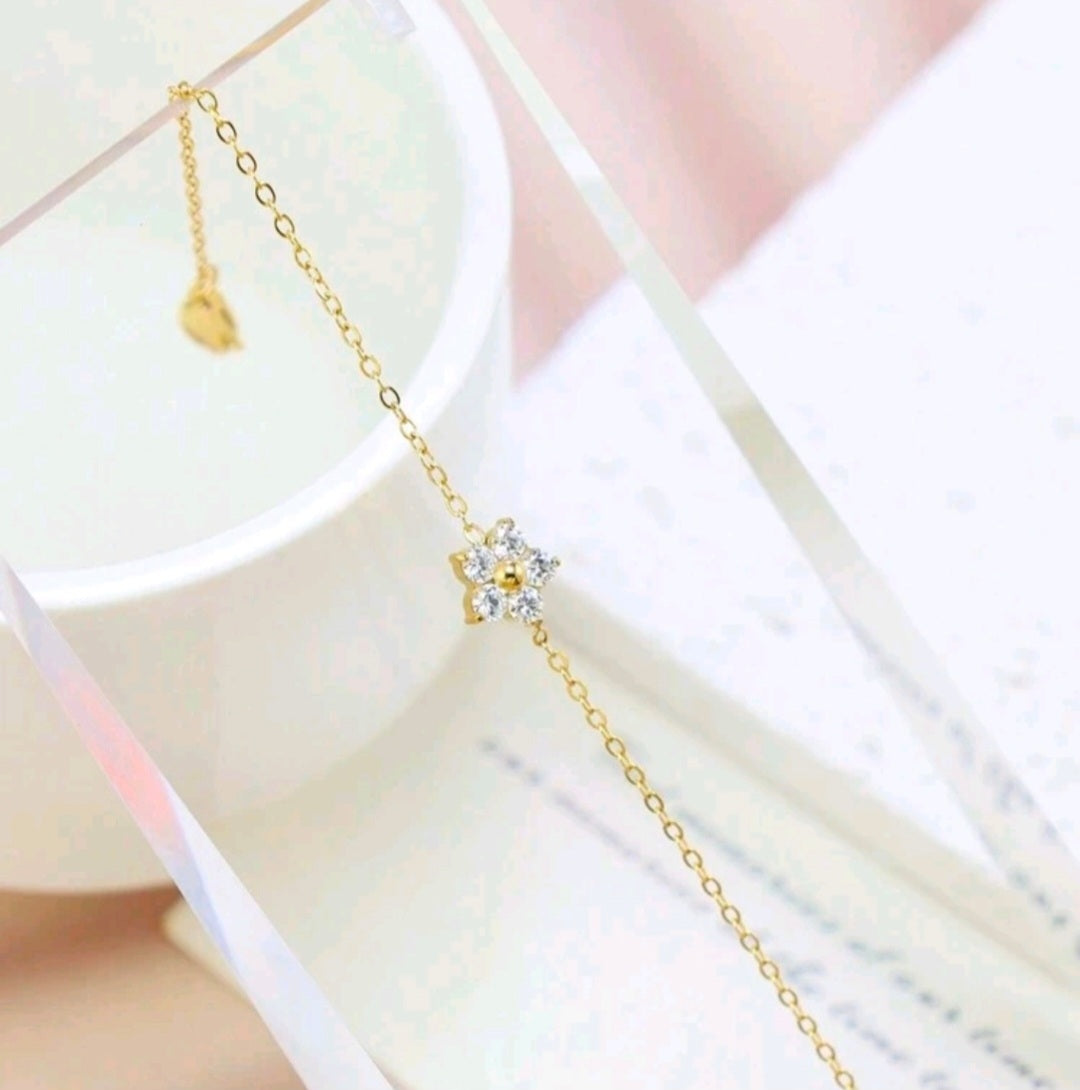 Golden Bloom Solitaire Bracelet